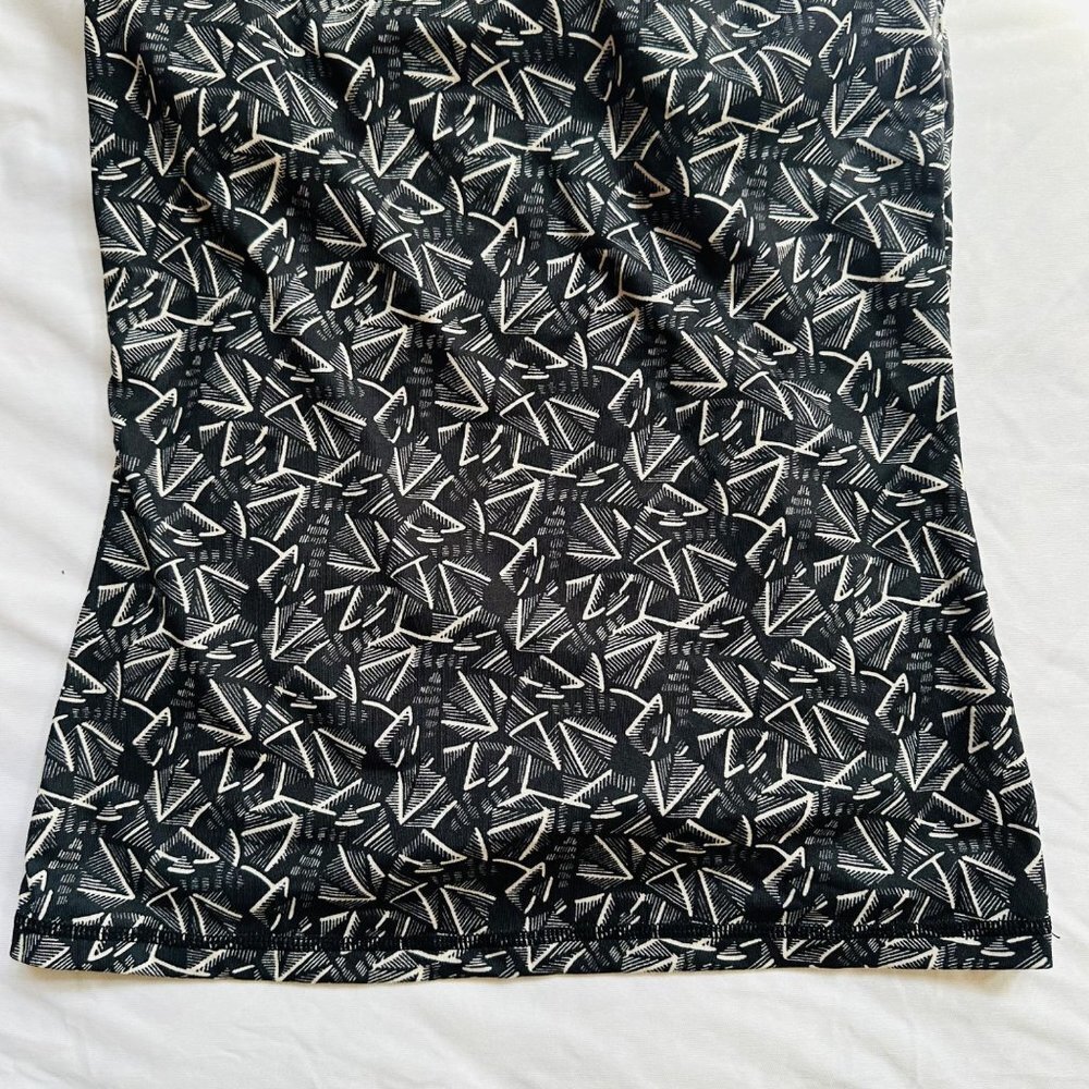 Low Eight Tank Top Built in Bra Active Wear Black & White Tank Size S - Picture 3 of 7
